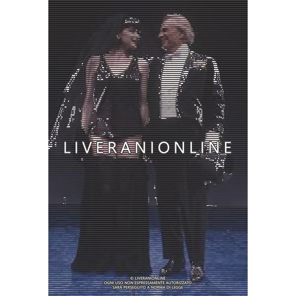 DIAP-RETROSPETTIVA GIORGIO ALBERTAZZI ATTORE NELLA FOTO GIORGIO ALBERTAZZI IN UNA COMMEDIA TEATRALE CON MARIANGELA D\'ABBRACCIO AG ALDO LIVERANI SAS