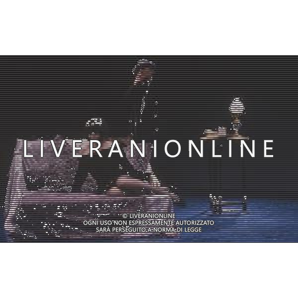 DIAP-RETROSPETTIVA GIORGIO ALBERTAZZI ATTORE NELLA FOTO GIORGIO ALBERTAZZI IN UNA COMMEDIA TEATRALE CON MARIANGELA D\'ABBRACCIO AG ALDO LIVERANI SAS