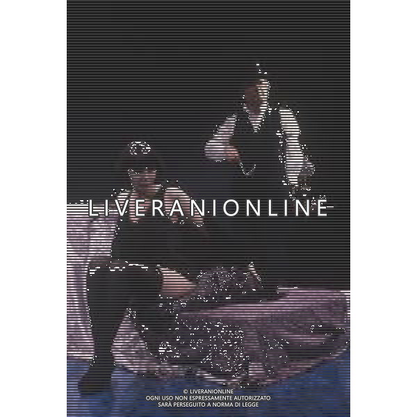 DIAP-RETROSPETTIVA GIORGIO ALBERTAZZI ATTORE NELLA FOTO GIORGIO ALBERTAZZI IN UNA COMMEDIA TEATRALE CON MARIANGELA D\'ABBRACCIO AG ALDO LIVERANI SAS
