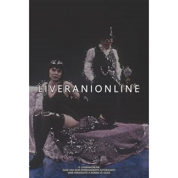 DIAP-RETROSPETTIVA GIORGIO ALBERTAZZI ATTORE NELLA FOTO GIORGIO ALBERTAZZI IN UNA COMMEDIA TEATRALE CON MARIANGELA D\'ABBRACCIO AG ALDO LIVERANI SAS
