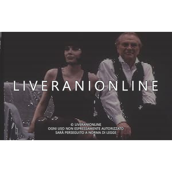 DIAP-RETROSPETTIVA GIORGIO ALBERTAZZI ATTORE NELLA FOTO GIORGIO ALBERTAZZI IN UNA COMMEDIA TEATRALE CON MARIANGELA D\'ABBRACCIO AG ALDO LIVERANI SAS