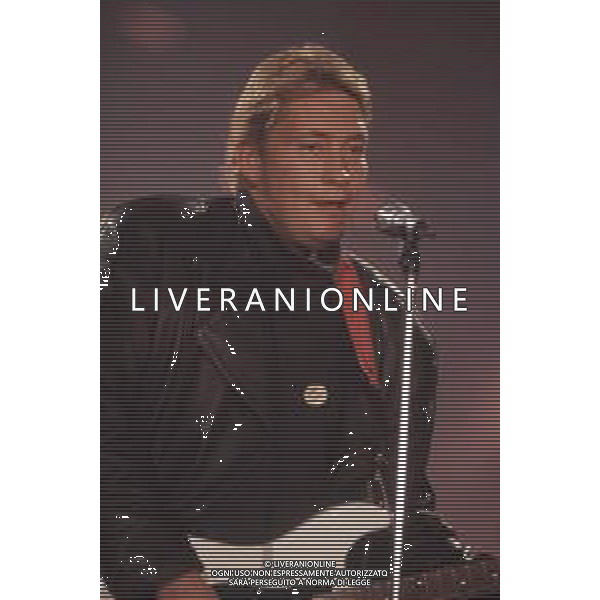 DIAP-RETROSPETTIVA CHRIS REA CANTANTE NELLA FOTO CHRIS REA A SANREMO NELL\'ANNO 1988 AG ALDO LIVERANI SAS
