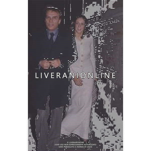 DIAP-RETROSPETTIVA GIORGIO ALBERTAZZI ATTORE NELLA FOTO GIORGIO ALBERTAZZI A MILANO CON ELISABETTA POZZI AG ALDO LIVERANI SAS  