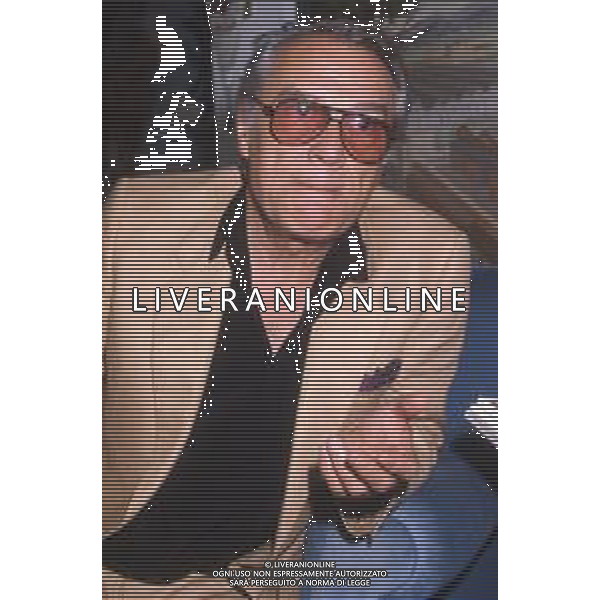 DIAP-RETROSPETTIVA GIORGIO ALBERTAZZI ATTORE NELLA FOTO GIORGIO ALBERTAZZI A MILANO IN TERRAZZA MARTINI ANNI 90 AG ALDO LIVERANI SAS 