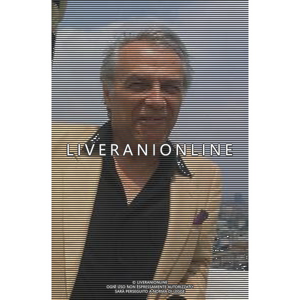 DIAP-RETROSPETTIVA GIORGIO ALBERTAZZI ATTORE NELLA FOTO GIORGIO ALBERTAZZI A MILANO IN TERRAZZA MARTINI ANNI 90 AG ALDO LIVERANI SAS 