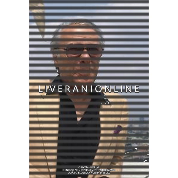 DIAP-RETROSPETTIVA GIORGIO ALBERTAZZI ATTORE NELLA FOTO GIORGIO ALBERTAZZI A MILANO IN TERRAZZA MARTINI ANNI 90 AG ALDO LIVERANI SAS 