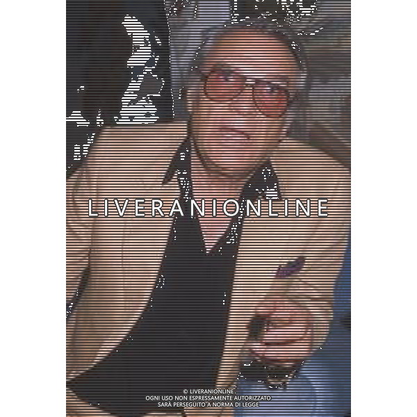 DIAP-RETROSPETTIVA GIORGIO ALBERTAZZI ATTORE NELLA FOTO GIORGIO ALBERTAZZI A MILANO IN TERRAZZA MARTINI ANNI 90 AG ALDO LIVERANI SAS 