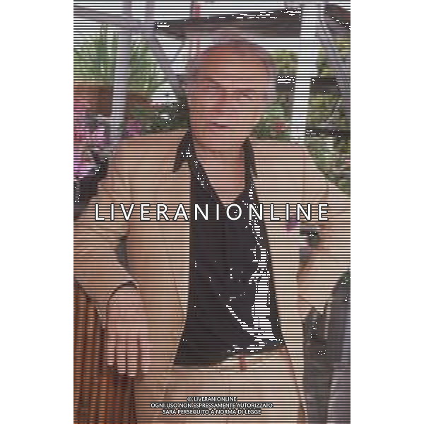 DIAP-RETROSPETTIVA GIORGIO ALBERTAZZI ATTORE NELLA FOTO GIORGIO ALBERTAZZI A MILANO IN TERRAZZA MARTINI ANNI 90 AG ALDO LIVERANI SAS 