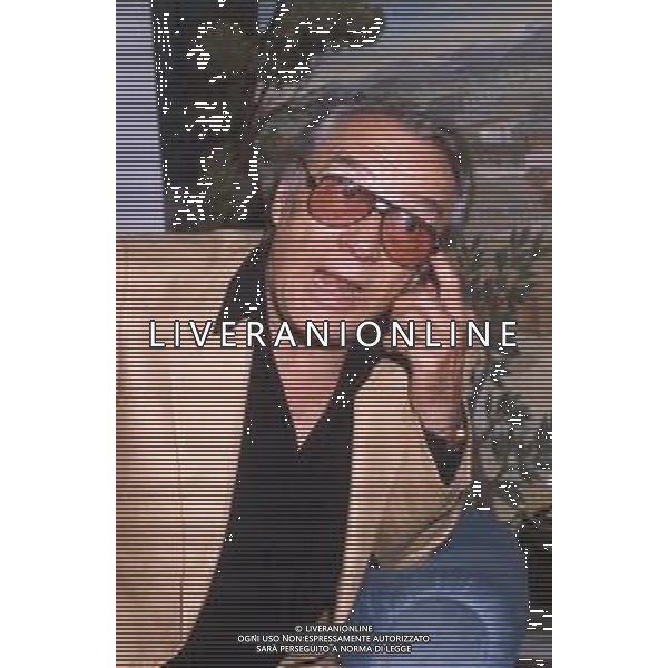 DIAP-RETROSPETTIVA GIORGIO ALBERTAZZI ATTORE NELLA FOTO GIORGIO ALBERTAZZI A MILANO IN TERRAZZA MARTINI ANNI 90 AG ALDO LIVERANI SAS 