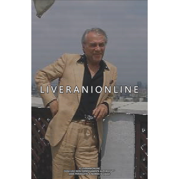 DIAP-RETROSPETTIVA GIORGIO ALBERTAZZI ATTORE NELLA FOTO GIORGIO ALBERTAZZI A MILANO IN TERRAZZA MARTINI ANNI 90 AG ALDO LIVERANI SAS 
