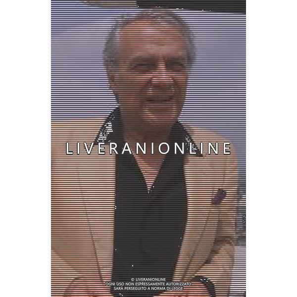 DIAP-RETROSPETTIVA GIORGIO ALBERTAZZI ATTORE NELLA FOTO GIORGIO ALBERTAZZI A MILANO IN TERRAZZA MARTINI ANNI 90 AG ALDO LIVERANI SAS 