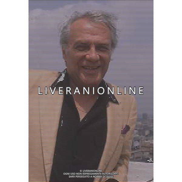 DIAP-RETROSPETTIVA GIORGIO ALBERTAZZI ATTORE NELLA FOTO GIORGIO ALBERTAZZI A MILANO IN TERRAZZA MARTINI ANNI 90 AG ALDO LIVERANI SAS 