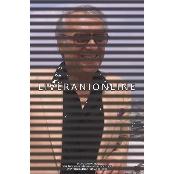 DIAP-RETROSPETTIVA GIORGIO ALBERTAZZI ATTORE NELLA FOTO GIORGIO ALBERTAZZI A MILANO IN TERRAZZA MARTINI ANNI 90 AG ALDO LIVERANI SAS 