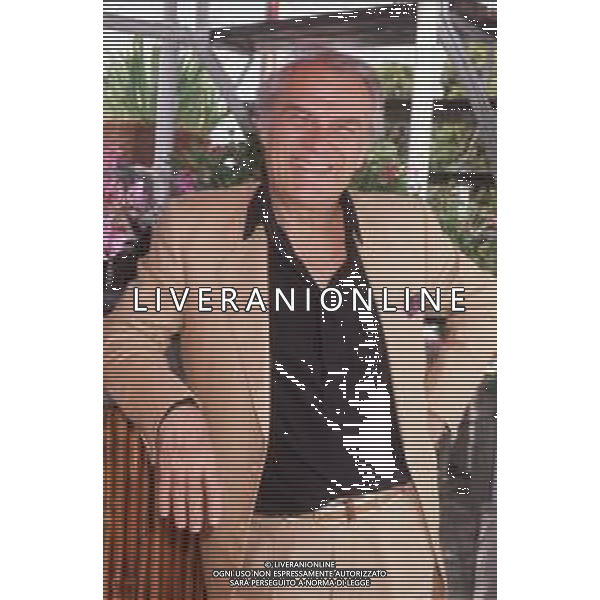 DIAP-RETROSPETTIVA GIORGIO ALBERTAZZI ATTORE NELLA FOTO GIORGIO ALBERTAZZI A MILANO IN TERRAZZA MARTINI ANNI 90 AG ALDO LIVERANI SAS 