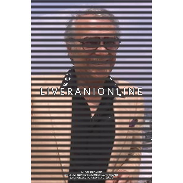DIAP-RETROSPETTIVA GIORGIO ALBERTAZZI ATTORE NELLA FOTO GIORGIO ALBERTAZZI A MILANO IN TERRAZZA MARTINI ANNI 90 AG ALDO LIVERANI SAS 