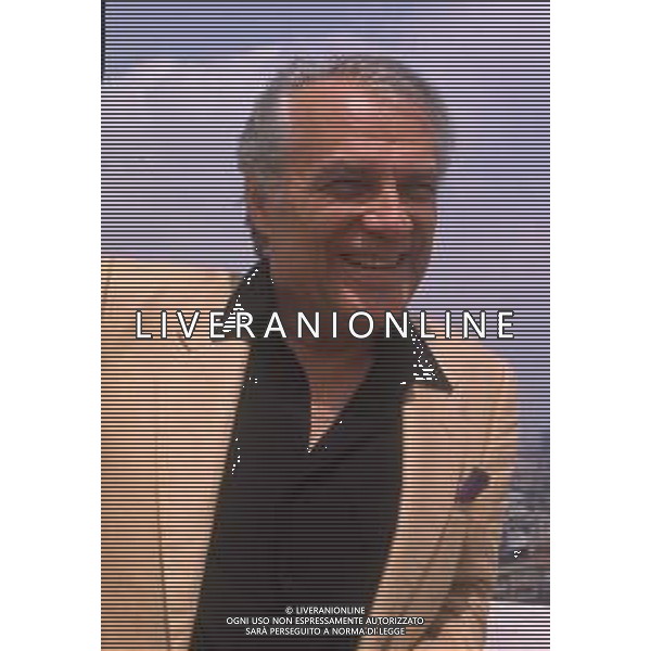 DIAP-RETROSPETTIVA GIORGIO ALBERTAZZI ATTORE NELLA FOTO GIORGIO ALBERTAZZI A MILANO IN TERRAZZA MARTINI ANNI 90 AG ALDO LIVERANI SAS 