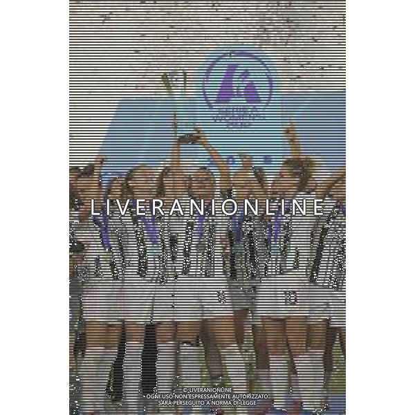 27 09 2025 - Castellammare di Stabia. Stadio Romeo Menti. Finale Serie A Women\'s Cup. Juventus-Roma Nella foto premiazione primo posto Juventus Foto Giuseppe Cuozzo/Agenzia Liverani