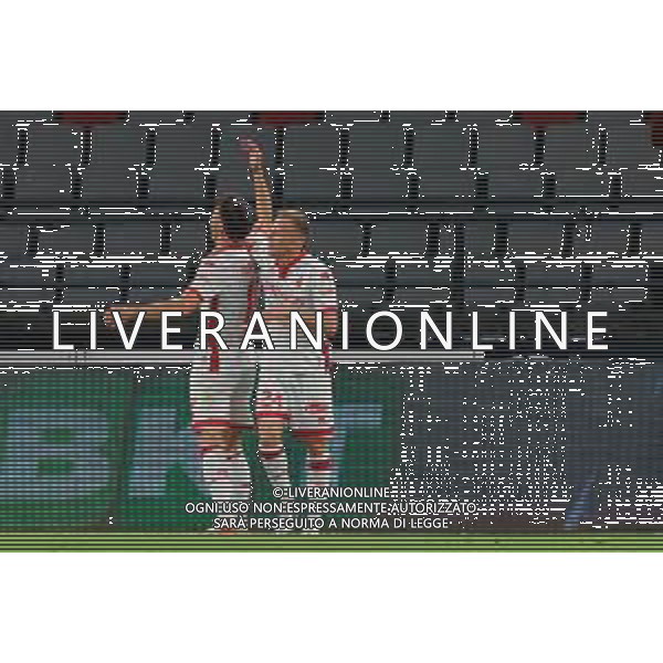 TVEM September 27, 2025 Bari, Italy - SSC Bari vs UC Sampdoria - Italian Soccer Serie B 2025/2026 - San Nicola Stadium. In the pic: Gabriele Moncini of SSC Bari celebrates after scoring a goal with Lorenzo Maria Dickmann of SSC Bari foto emmanuele mastrodonato-ag aldo liverani sas
