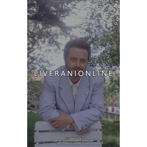 DIAP-RETROSPETTIVA AMEDEO MINGHI CANTANTE NELLA FOTO AMEDEO MINGHI A SAINT VINCENT NELL\'ANNO 1987 AG ALDO LIVERANI SAS