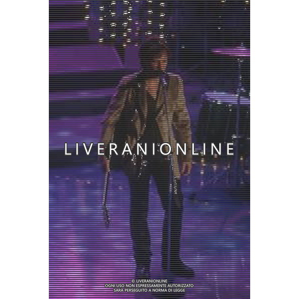DIAP-RETROSPETTIVA BON JOVI CANTANTE NELLA FOTO BON JOVI A SANREMO NELL\'ANNO 1996 AG ALDO LIVERANI SAS
