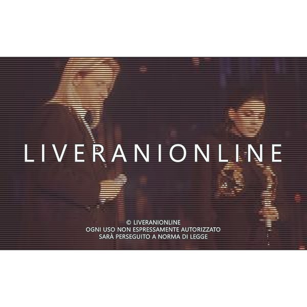 DIAP-RETROSPETTIVA AMEDEO MINGHI CANTANTE NELLA FOTO AMEDEO MINGHI CON MIETTA AL FESTIVAL DI SANREMO NELL\'ANNO 1990 AG ALDO LIVERANI SAS