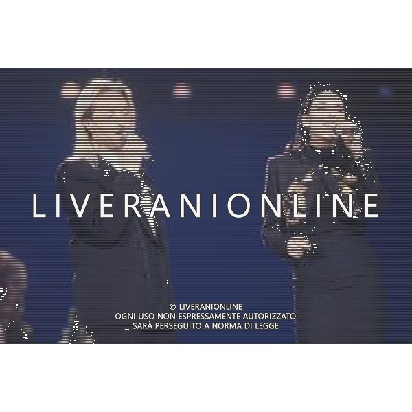 DIAP-RETROSPETTIVA AMEDEO MINGHI CANTANTE NELLA FOTO AMEDEO MINGHI CON MIETTA AL FESTIVAL DI SANREMO NELL\'ANNO 1990 AG ALDO LIVERANI SAS