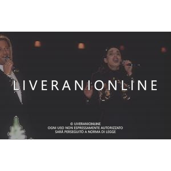 DIAP-RETROSPETTIVA AMEDEO MINGHI CANTANTE NELLA FOTO AMEDEO MINGHI CON MIETTA AL FESTIVAL DI SANREMO NELL\'ANNO 1990 AG ALDO LIVERANI SAS