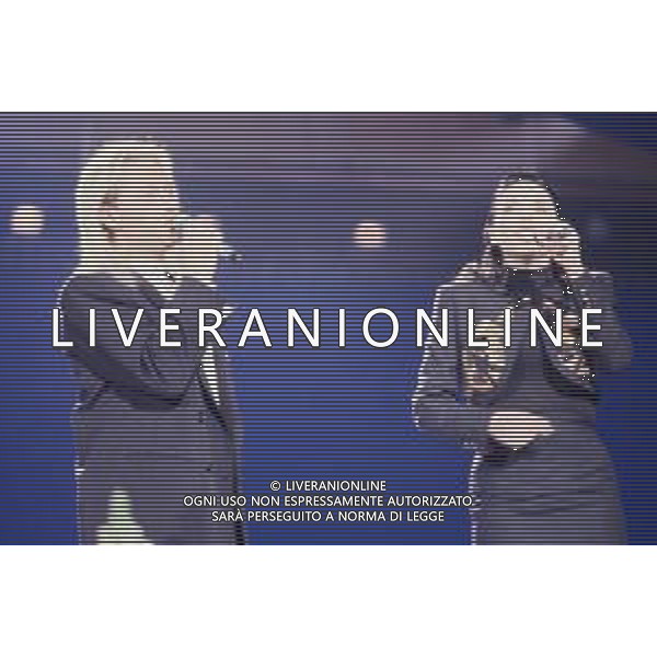 DIAP-RETROSPETTIVA AMEDEO MINGHI CANTANTE NELLA FOTO AMEDEO MINGHI CON MIETTA AL FESTIVAL DI SANREMO NELL\'ANNO 1990 AG ALDO LIVERANI SAS