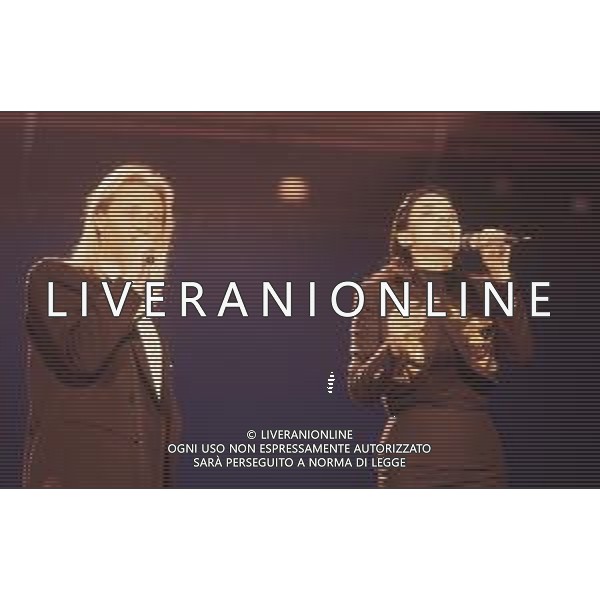 DIAP-RETROSPETTIVA AMEDEO MINGHI CANTANTE NELLA FOTO AMEDEO MINGHI CON MIETTA AL FESTIVAL DI SANREMO NELL\'ANNO 1990 AG ALDO LIVERANI SAS