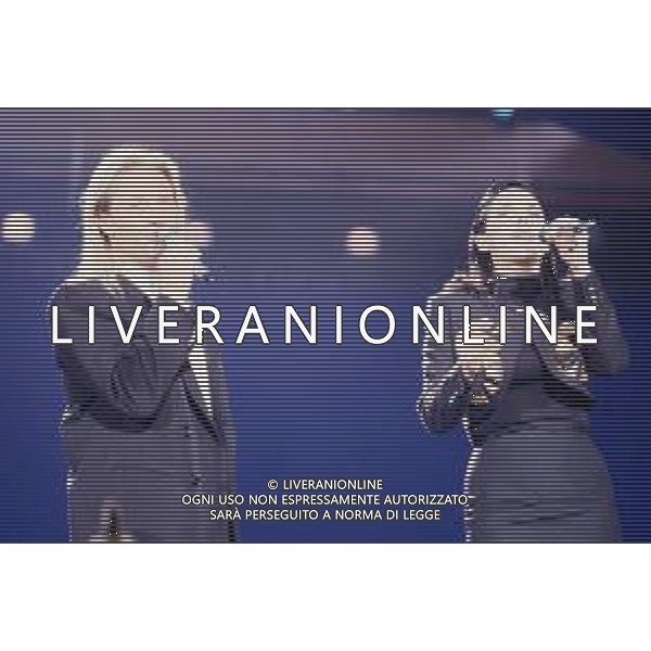 DIAP-RETROSPETTIVA AMEDEO MINGHI CANTANTE NELLA FOTO AMEDEO MINGHI CON MIETTA AL FESTIVAL DI SANREMO NELL\'ANNO 1990 AG ALDO LIVERANI SAS