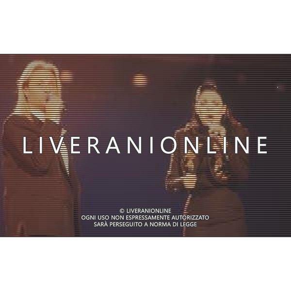 DIAP-RETROSPETTIVA AMEDEO MINGHI CANTANTE NELLA FOTO AMEDEO MINGHI CON MIETTA AL FESTIVAL DI SANREMO NELL\'ANNO 1990 AG ALDO LIVERANI SAS