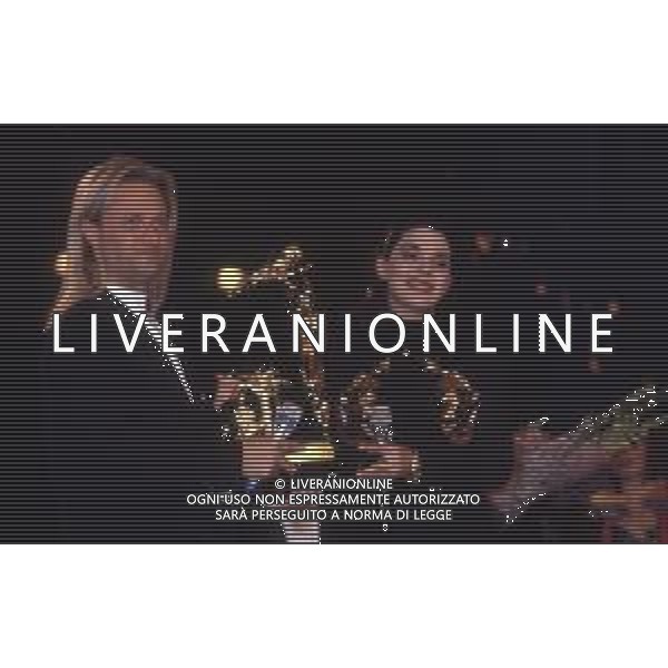 DIAP-RETROSPETTIVA AMEDEO MINGHI CANTANTE NELLA FOTO AMEDEO MINGHI CON MIETTA AL FESTIVAL DI SANREMO NELL\'ANNO 1990 AG ALDO LIVERANI SAS