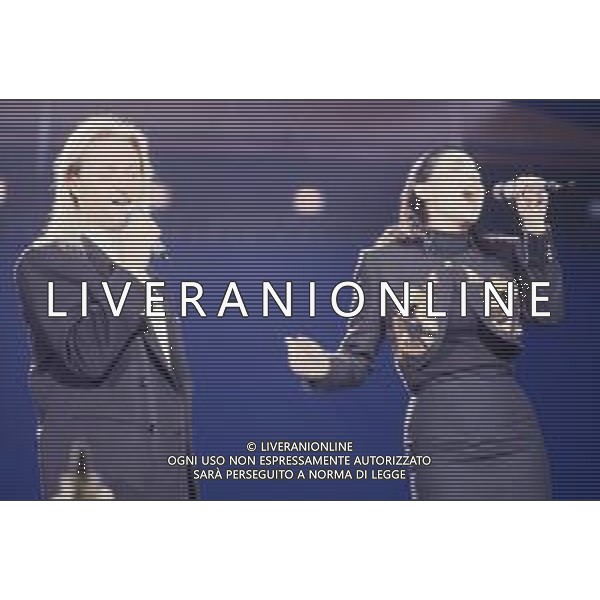 DIAP-RETROSPETTIVA AMEDEO MINGHI CANTANTE NELLA FOTO AMEDEO MINGHI CON MIETTA AL FESTIVAL DI SANREMO NELL\'ANNO 1990 AG ALDO LIVERANI SAS