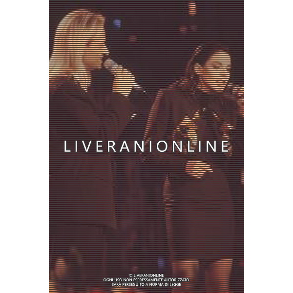 DIAP-RETROSPETTIVA AMEDEO MINGHI CANTANTE NELLA FOTO AMEDEO MINGHI CON MIETTA AL FESTIVAL DI SANREMO NELL\'ANNO 1990 AG ALDO LIVERANI SAS