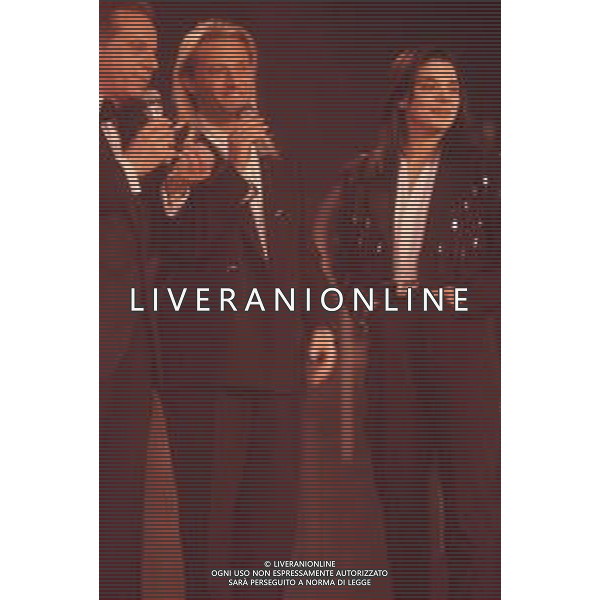 DIAP-RETROSPETTIVA AMEDEO MINGHI CANTANTE NELLA FOTO AMEDEO MINGHI CON MIETTA AL FESTIVAL DI SANREMO NELL\'ANNO 1990 AG ALDO LIVERANI SAS