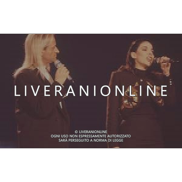 DIAP-RETROSPETTIVA AMEDEO MINGHI CANTANTE NELLA FOTO AMEDEO MINGHI CON MIETTA AL FESTIVAL DI SANREMO NELL\'ANNO 1990 AG ALDO LIVERANI SAS