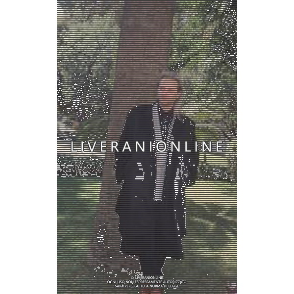 DIAP-RETROSPETTIVA AMEDEO MINGHI CANTANTE NELLA FOTO AMEDEO MINGHI AL FESTIVAL DI SANREMO NELL\'ANNO 1990 AG ALDO LIVERANI SAS