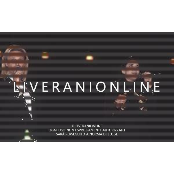 DIAP-RETROSPETTIVA AMEDEO MINGHI CANTANTE NELLA FOTO AMEDEO MINGHI CON MIETTA AL FESTIVAL DI SANREMO NELL\'ANNO 1990 AG ALDO LIVERANI SAS