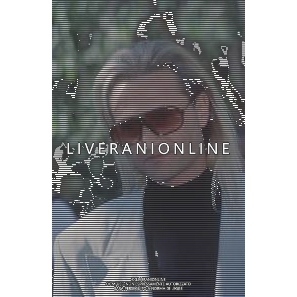 DIAP-RETROSPETTIVA AMEDEO MINGHI CANTANTE NELLA FOTO AMEDEO MINGHI AL FESTIVAL DI SANREMO NELL\'ANNO 1990 AG ALDO LIVERANI SAS