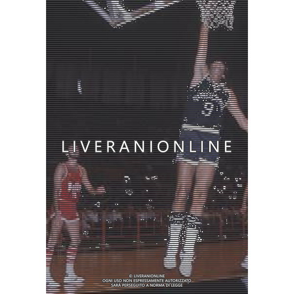 DIAP-1980-1981 CAMPIONATO DI BASKET SERIE A1 SINUDYNE BOLOGNA-BILLY MILANO NELLA FOTO MARCO MARINI AG ALDO LIVERANI SAS