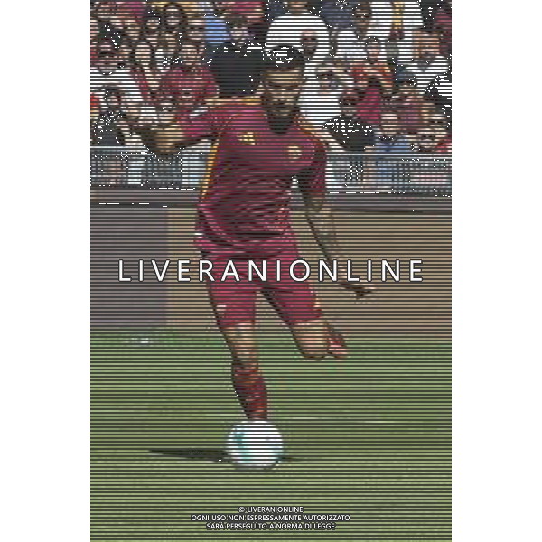 Lorenzo Pellegrini of AS Roma play the ball during AS Roma vs Hellas Verona FC, 5° Serie A Enilive 2025-26 game at Olimpic stadium in Roma (RM), Italy, on September 28, 2025. (Photo by Davide Casentini)- AGENZIA ALDO LIVERANI SAS