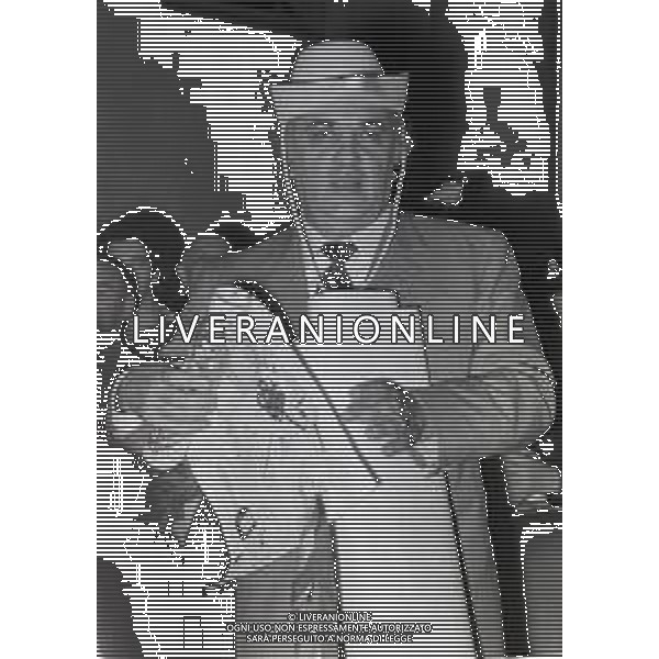 NEG-RETROSPETTIVA FEDERICO FELLINI REGISTA NELLA FOTO FEDERICO FELLINI CON GIULIETTA MASINA MATRICOLA D\'ONORE AL\'UNIVERSITA\' DI PAVIA NELL\'ANNO 1971 AG ALDO LIVERANI SAS
