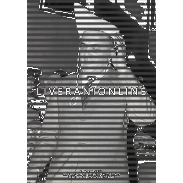 NEG-RETROSPETTIVA FEDERICO FELLINI REGISTA NELLA FOTO FEDERICO FELLINI CON GIULIETTA MASINA MATRICOLA D\'ONORE AL\'UNIVERSITA\' DI PAVIA NELL\'ANNO 1971 AG ALDO LIVERANI SAS