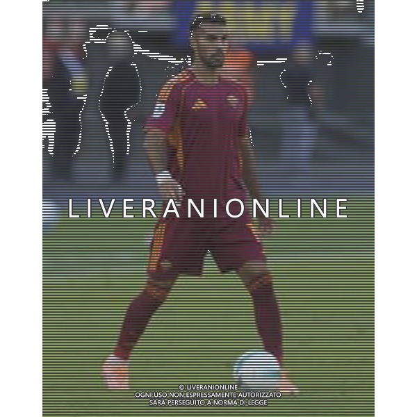 Zeki Çelik of AS Roma play the ball during AS Roma vs Hellas Verona FC, 5° Serie A Enilive 2025-26 game at Olimpic stadium in Roma (RM), Italy, on September 28, 2025. (Photo by Davide Casentini) - AGENZIA ALDO LIVERANI SAS