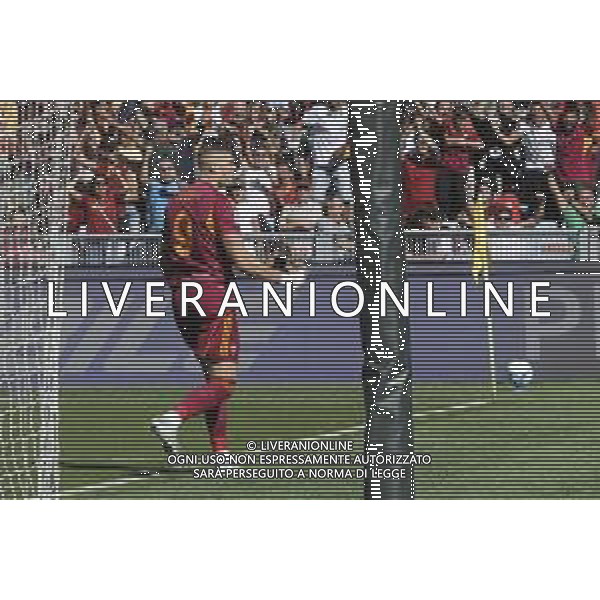 Artem Dovbyk of AS Roma celebrates after scoring during AS Roma vs Hellas Verona FC, 5° Serie A Enilive 2025-26 game at Olimpic stadium in Roma (RM), Italy, on September 28, 2025. (Photo by Davide Casentini) - AGENZIA ALDO LIVERANI SAS