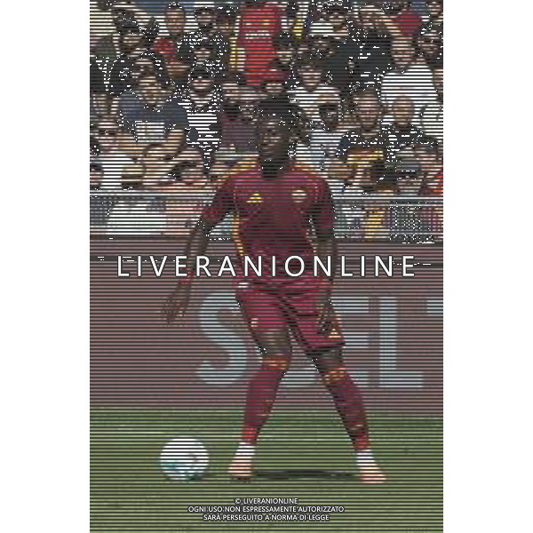 Manu Koné of AS Roma play the ball during AS Roma vs Hellas Verona FC, 5° Serie A Enilive 2025-26 game at Olimpic stadium in Roma (RM), Italy, on September 28, 2025. (Photo by Davide Casentini) - AGENZIA ALDO LIVERANI SAS