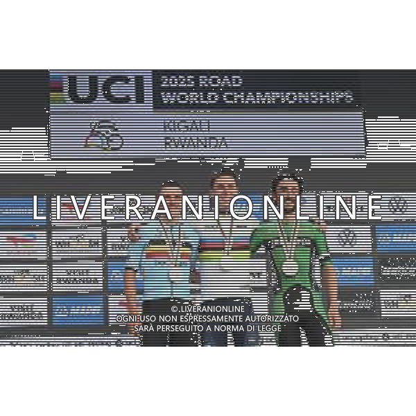 28-09-2025 World Championships Elite; 2025, Uae Team Emirates - Xrg; 2025, Soudal - Quick Step; 2025, Ef Education - Easypost; Pogacar, Tadej; Evenepoel, Remco; Healy, Ben; Kigali; ©SIROTTI - AGENZIA ALDO LIVERANI SAS