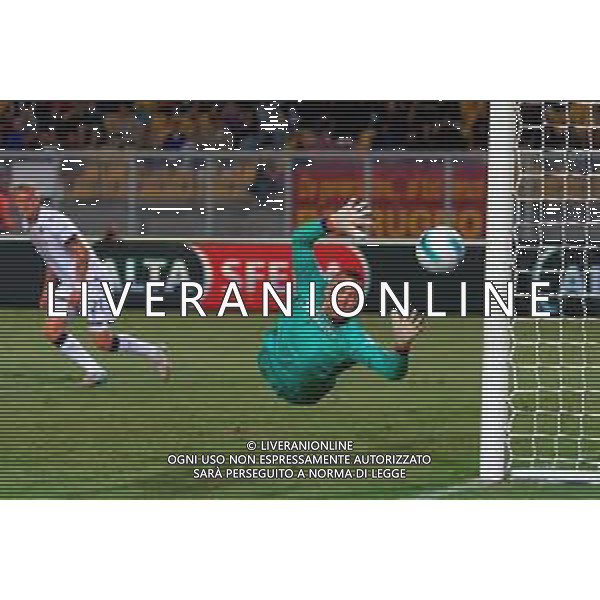 TVEM September 28, 2025 Lecce, Italy - US Lecce vs Bologna FC - Italian soccer serie A 2025/26 - Via Del Mare Stadium. In the pic: Lukasz Skorupski of Bologna FC ©TVEM Emmanuele Mastrodonato - AGENZIA ALDO LIVERANI SAS