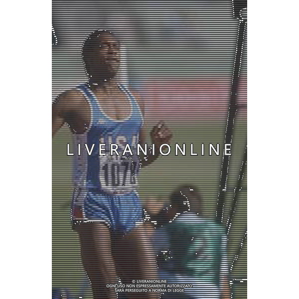 DIAP-RETROSPETTIVA HARRY LEE REYNOLDS ATLETA NELLA FOTO HARRY LEE REYNOLDS AI MONDIALI DI ATLETICA A ROMA NELL\'ANNO 1987 AG ALDO LIVERANI SAS