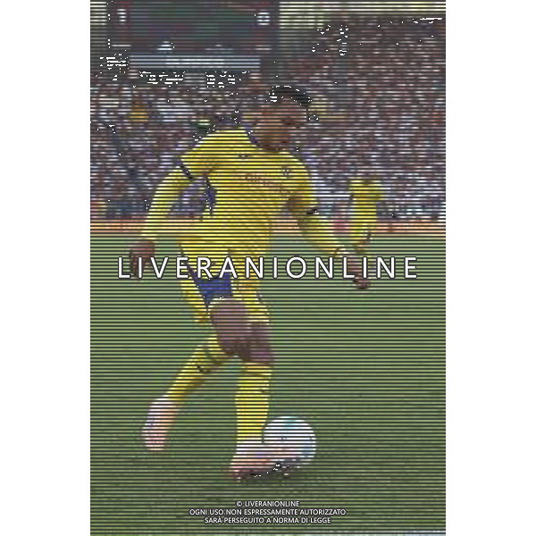 Giovane Santana do Nascimiento of Hellas Verona FC play the ball during AS Roma vs Hellas Verona FC, 5° Serie A Enilive 2025-26 game at Olimpic stadium in Roma (RM), Italy, on September 28, 2025. (Photo by Davide Casentini) AG ALDO LIVERANI SAS